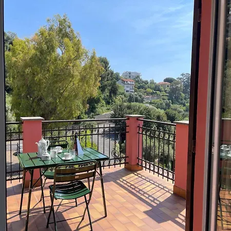 Breathtaking View, Terrace And Parking Apartment Alassio