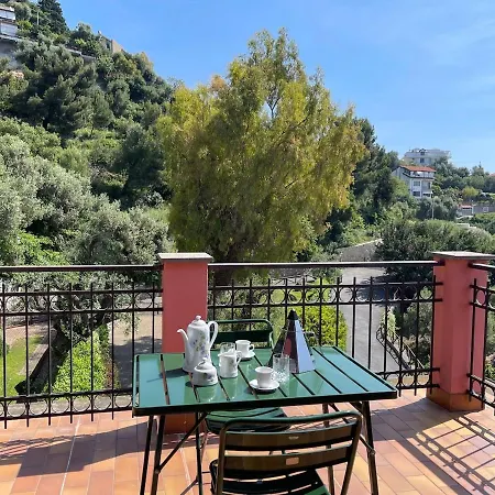 Apartment Breathtaking View, Terrace And Parking Alassio